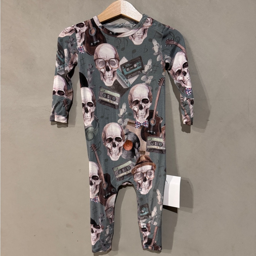 Posh Peanut bamboo skull skeleton romper 9-12 months